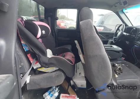 2001 Chevrolet Silverado 1500 Ls z USA, uszkodzony, nr VIN 2GCEC19V711404694